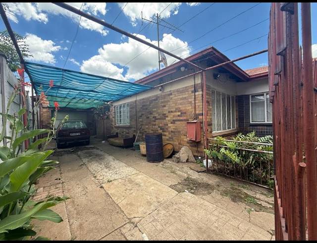 7 BEDROOM HOUSE FOR SALE IN VANDERBIJLPARK CE 2